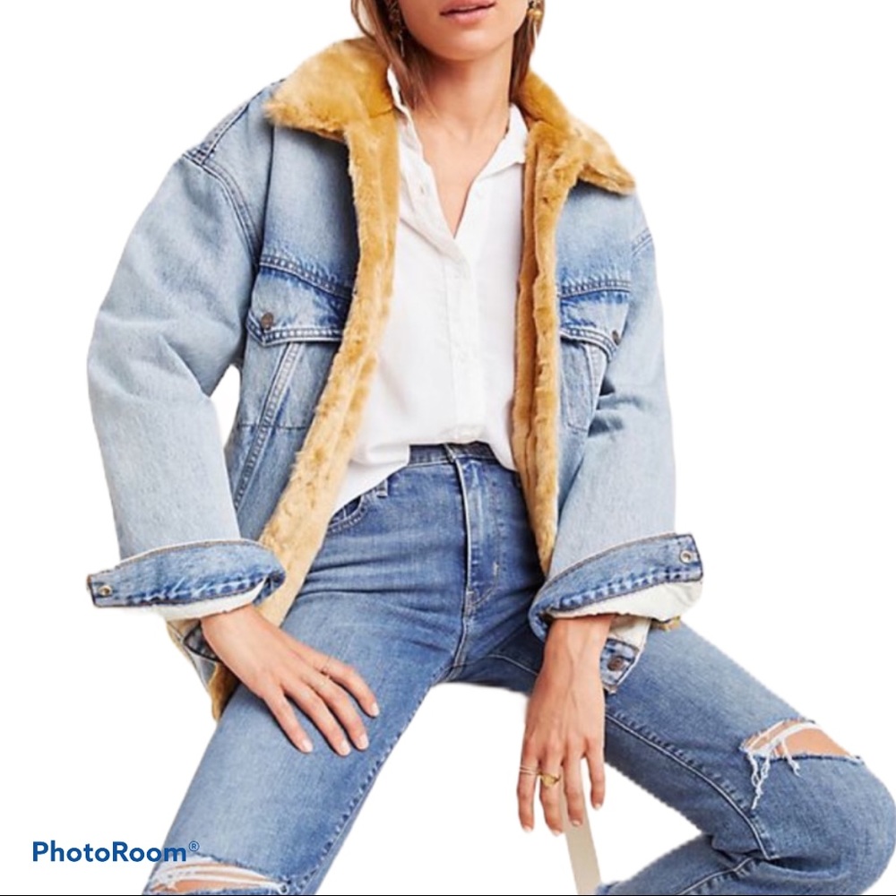 Levi’s Oversized Reversible Fur Trucker jacket